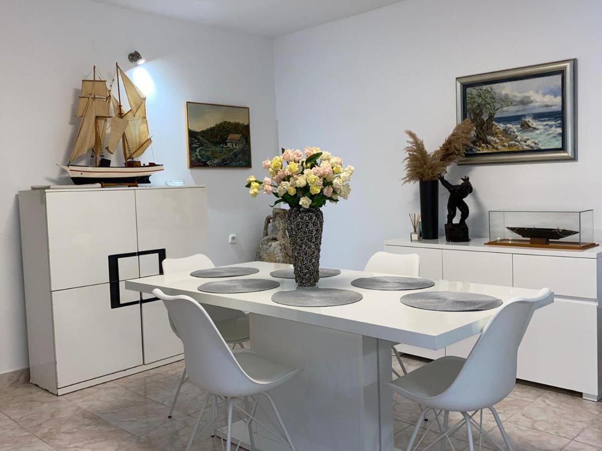 לוקבה Beach Apartments Mika מראה חיצוני תמונה