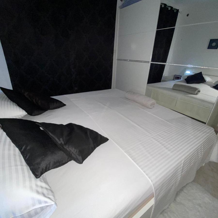 לוקבה Beach Apartments Mika מראה חיצוני תמונה