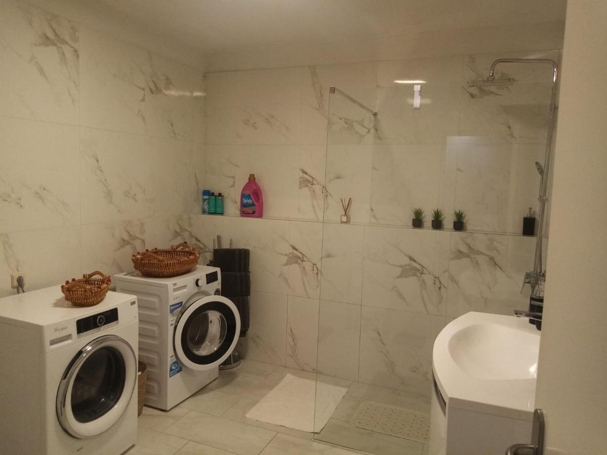 לוקבה Beach Apartments Mika מראה חיצוני תמונה