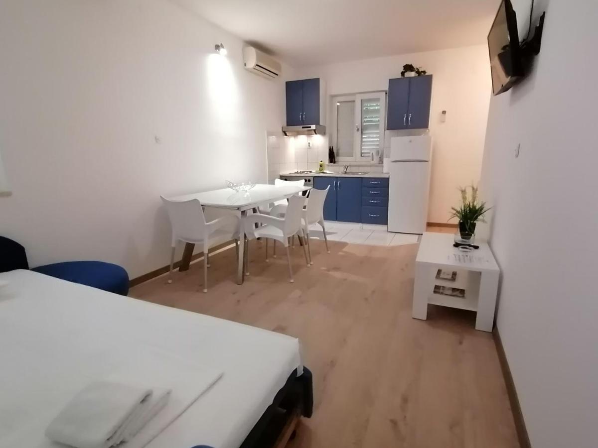 לוקבה Beach Apartments Mika מראה חיצוני תמונה