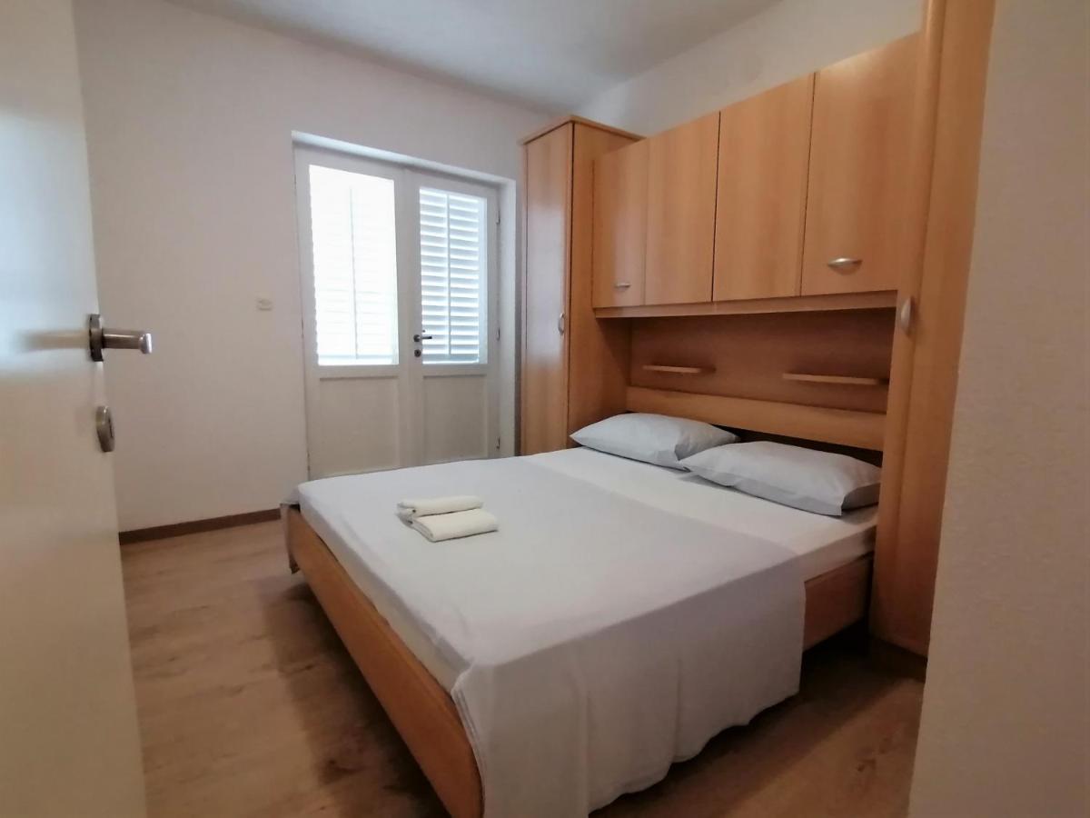 לוקבה Beach Apartments Mika מראה חיצוני תמונה